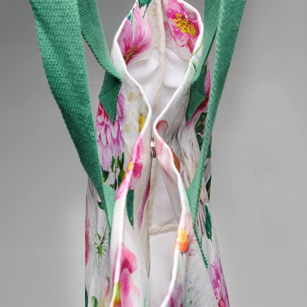 Pivoine Canvas Tote Bags