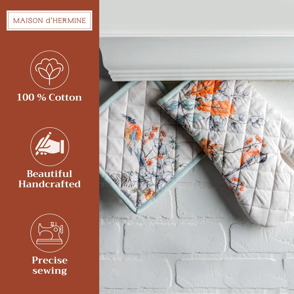 Whitish Shabby Chique Oven Mitts + Pot Holders