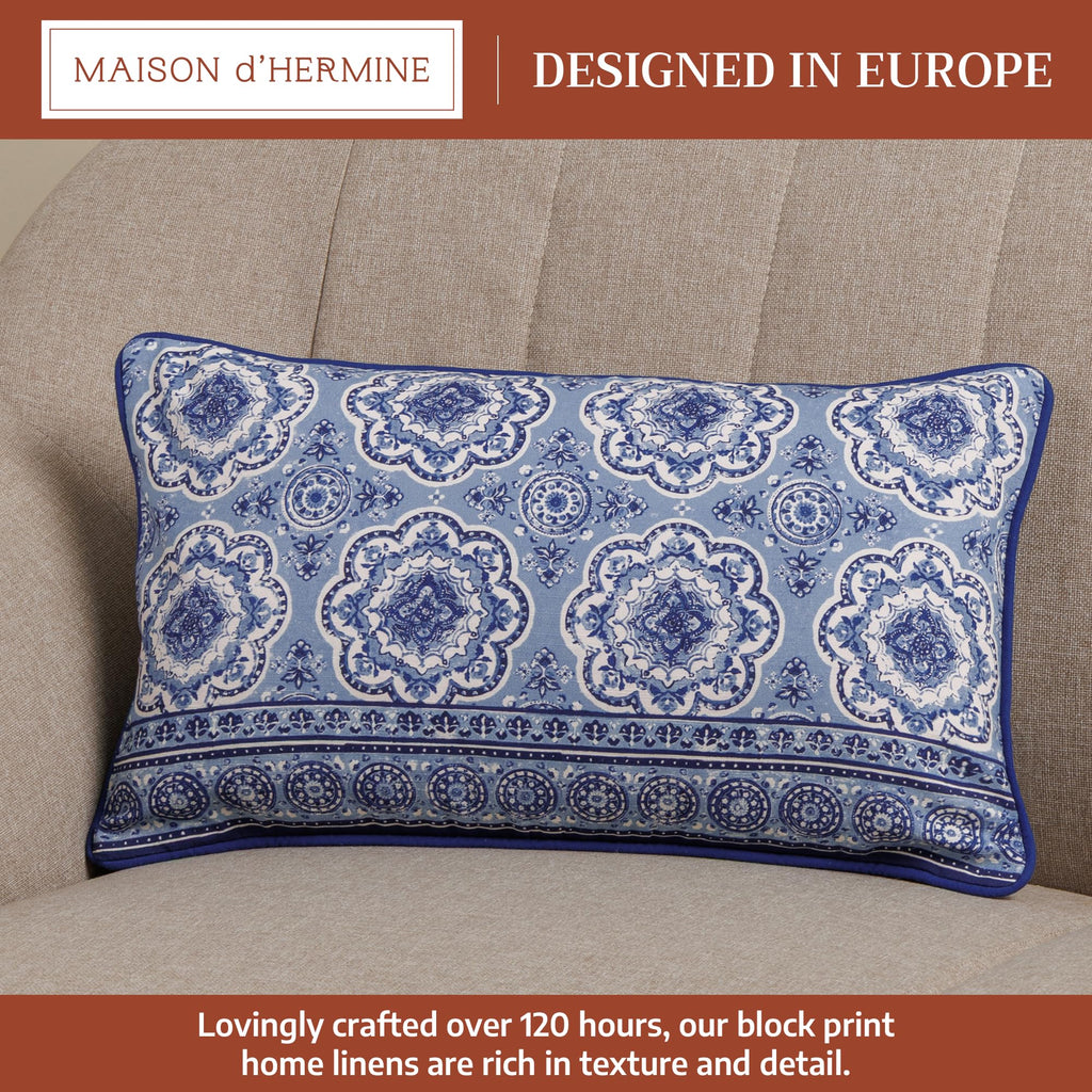 Melodie Bleue Throw Pillow Covers