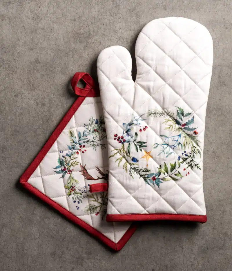 Holly Time Glove & Potholder