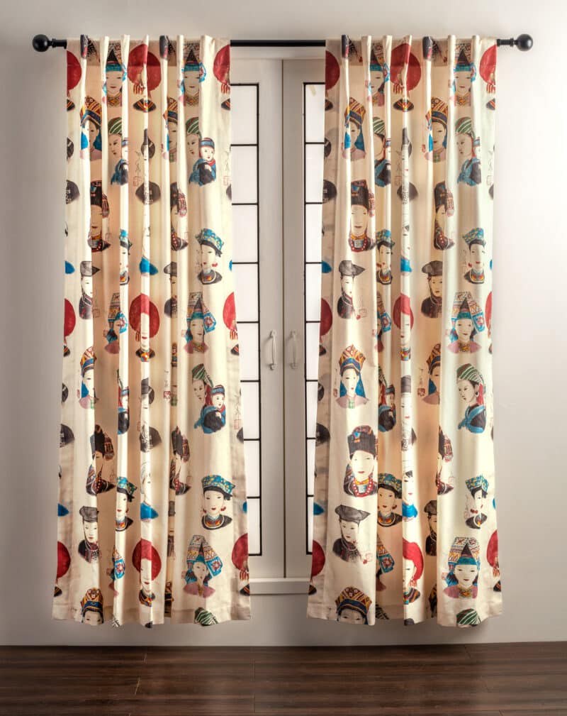 Pupeo People Curtain