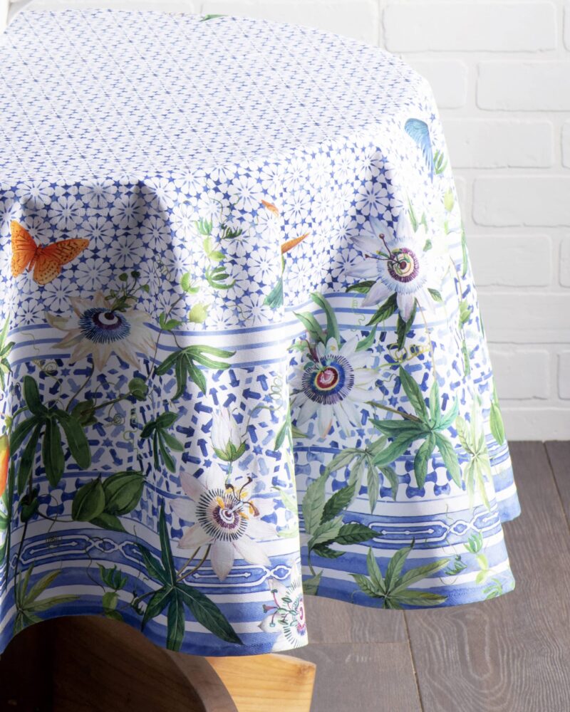 Passiflora Round Tablecloth