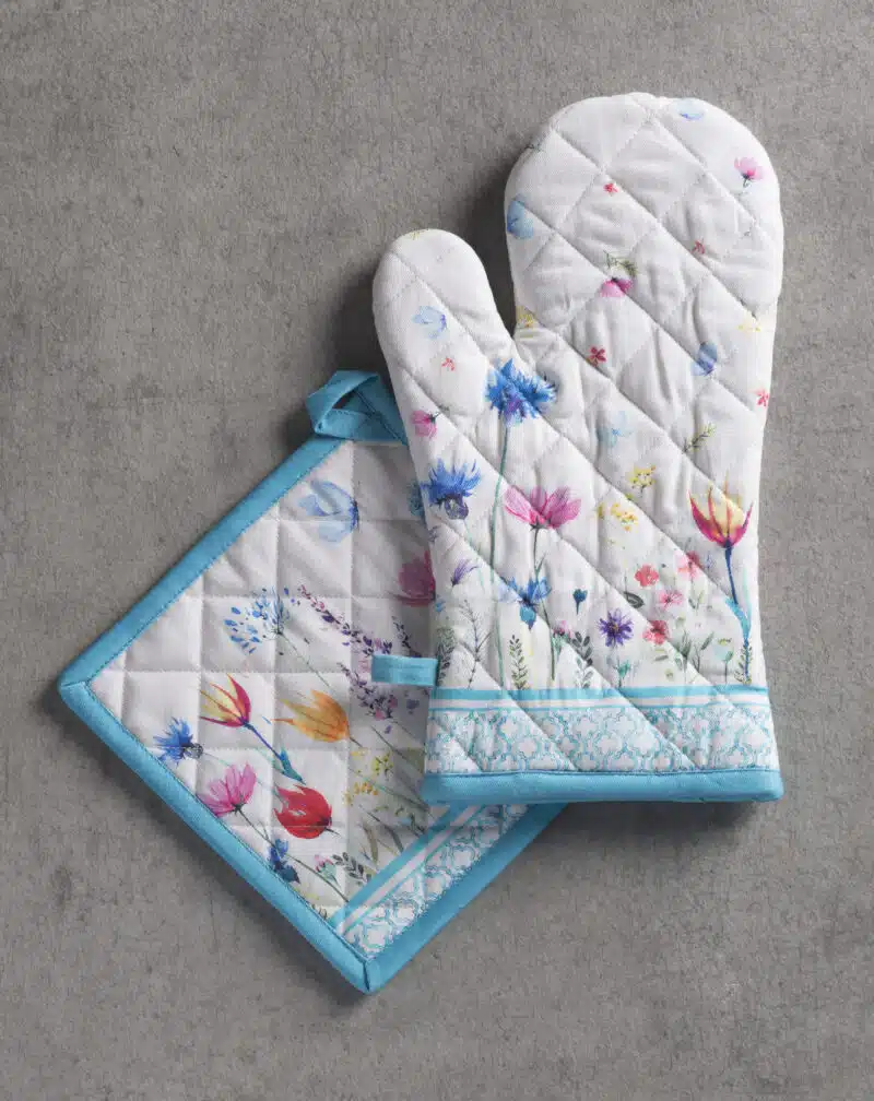 Flower in the Field Glove & Potholder