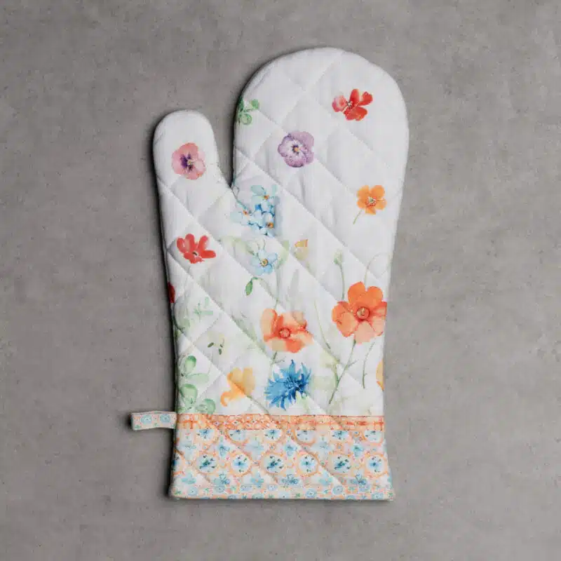 Summer Whisper Oven Mitt
