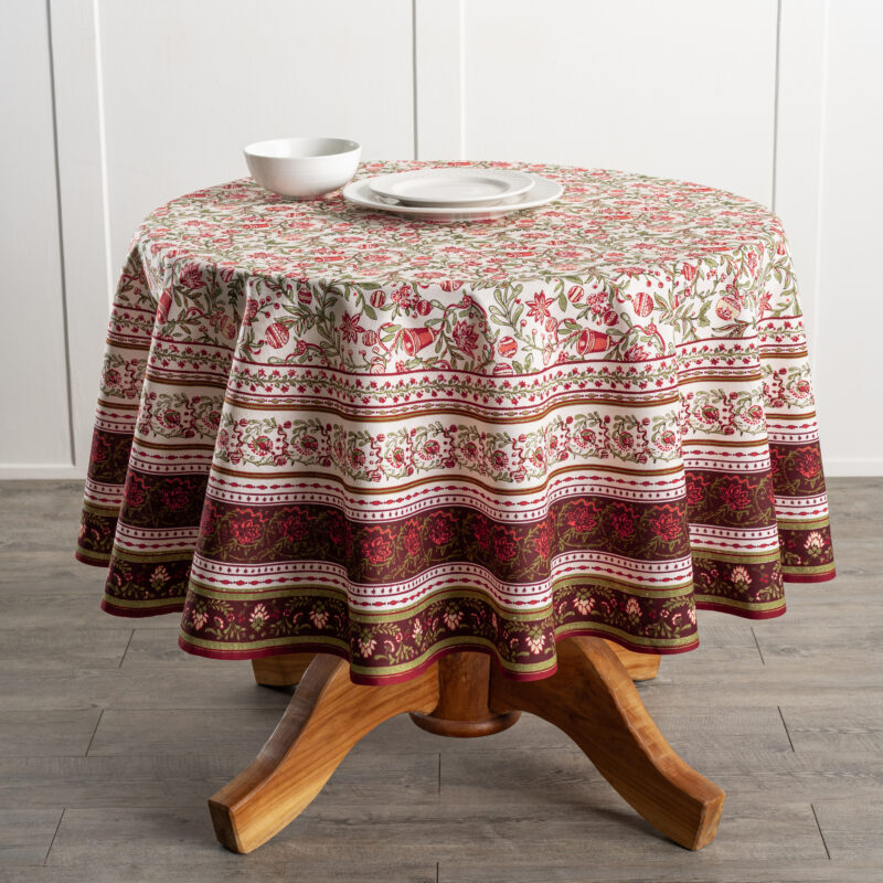 Reveillon Au Jardin Round Tablecloth