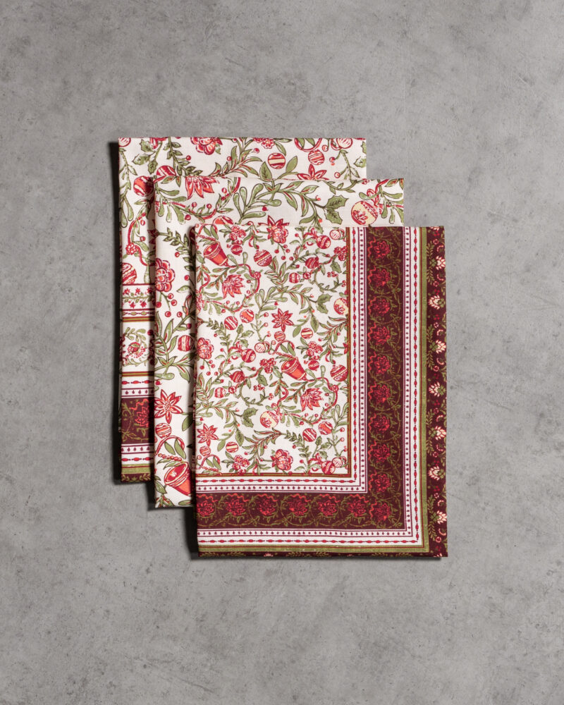 Reveillon Au Jardin Kitchen Towel